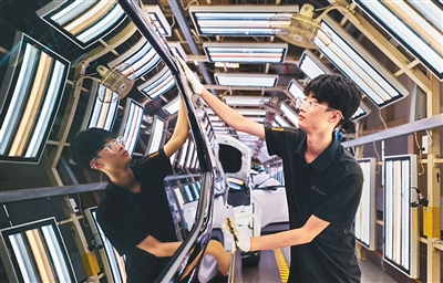 着力破解产业链质量堵点卡点